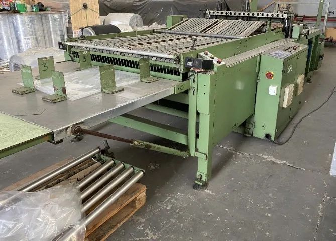 MÁQUINA CORTE E SOLDA HECE 1100 ANO 2001 PISTA DUPLA