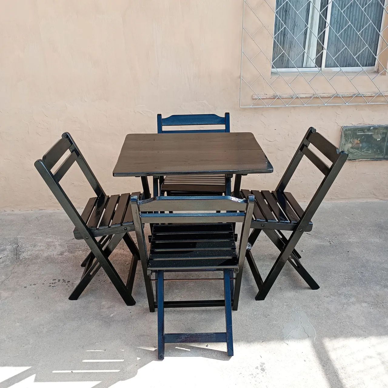 Conjunto de Mesa e Cadeiras de Madeira para Jantar - Foto 5