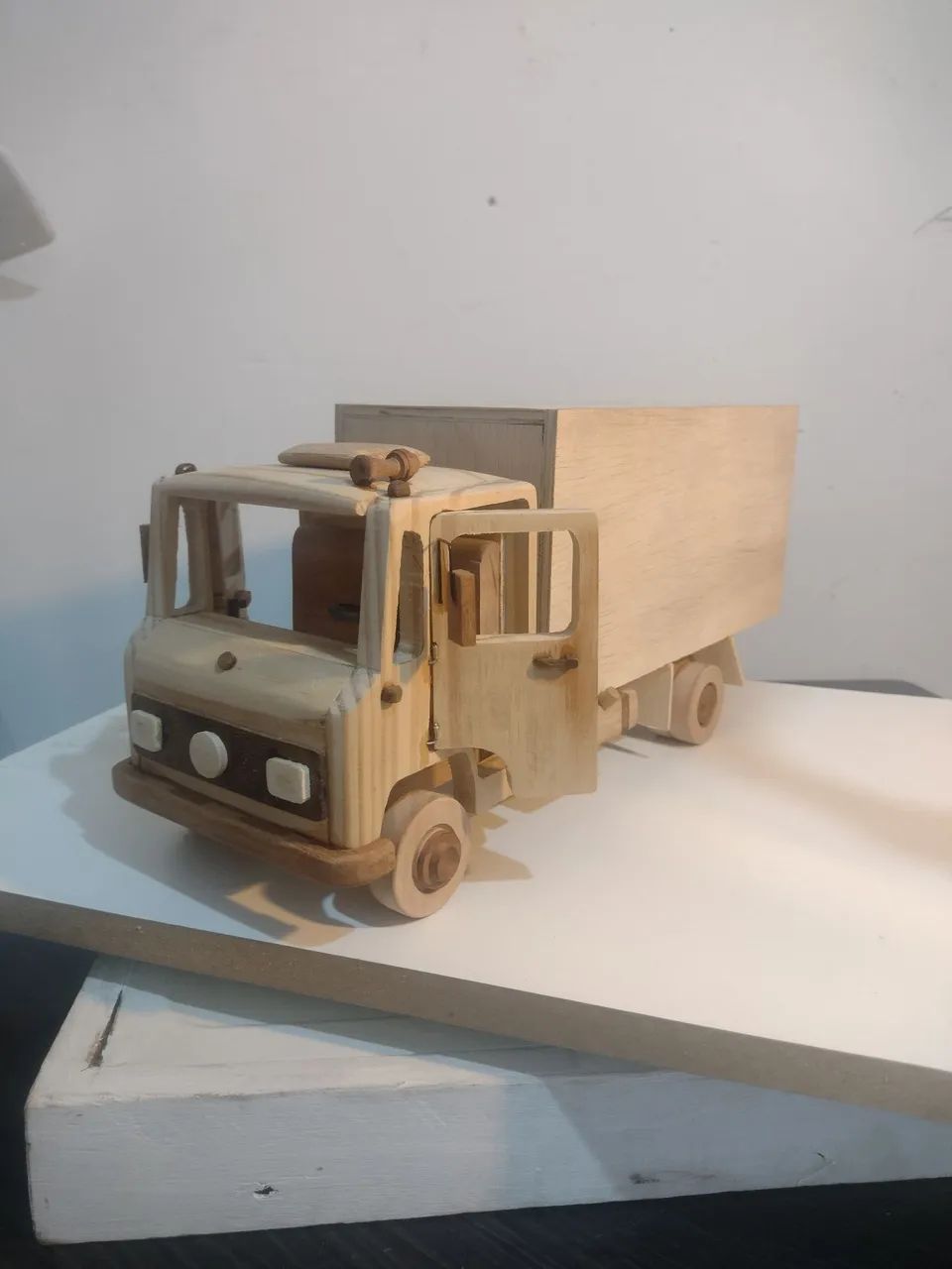 Carrinho de Madeira Artesanal - Decoração Vintage - Foto 6