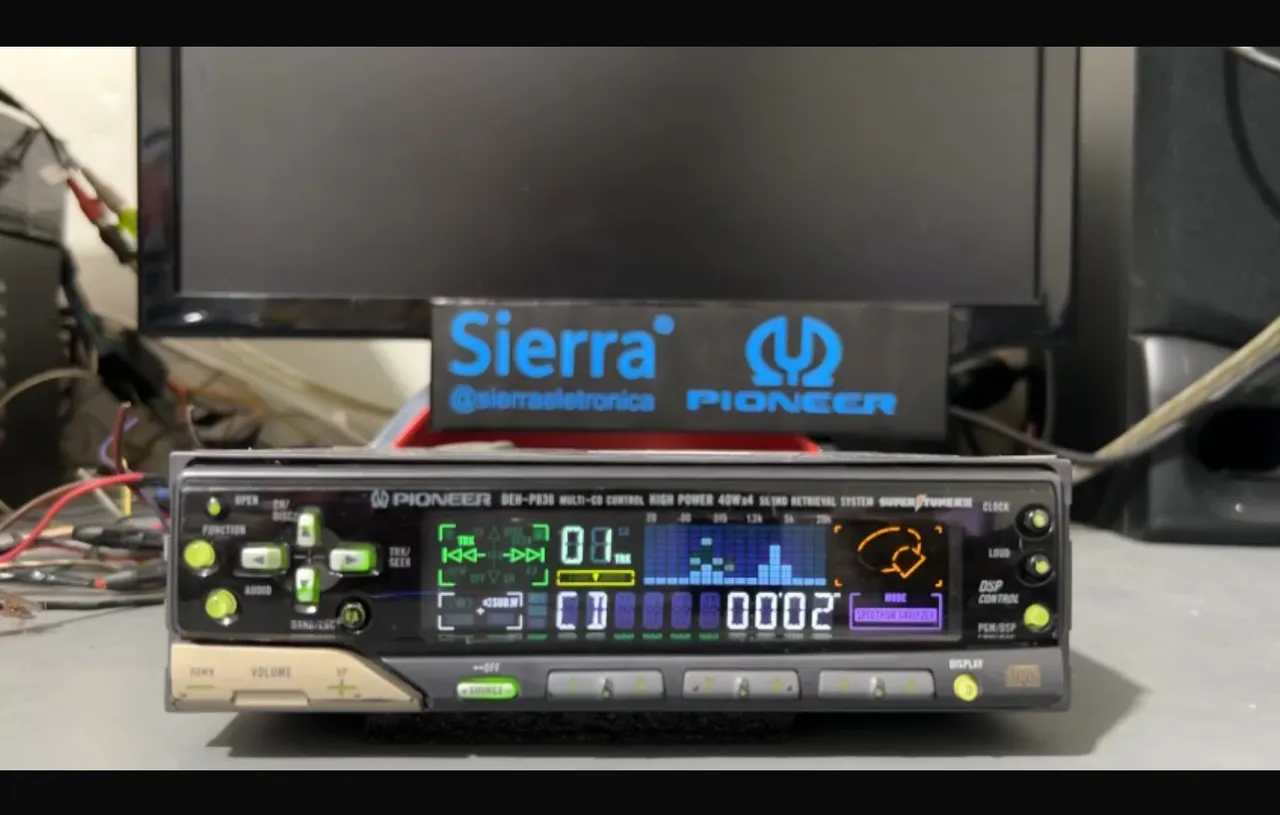 Pioneer DEH-836 - Som Automotivo Top!