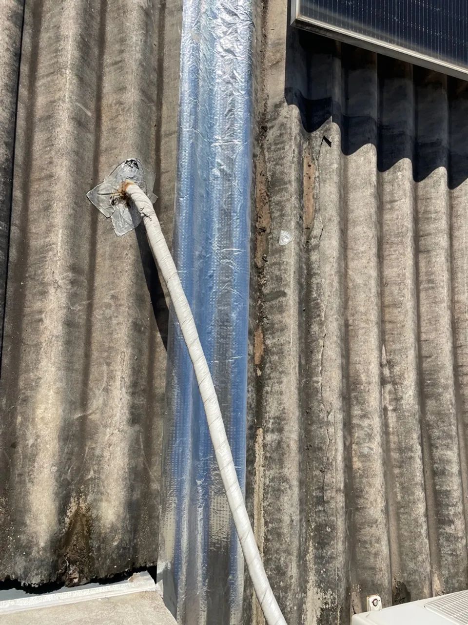 Manutenção em telhados e reforma e elétrica