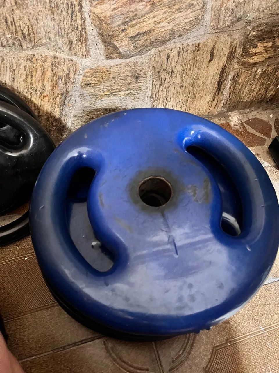 Anilha 15 kg emborrachada  - Foto 2