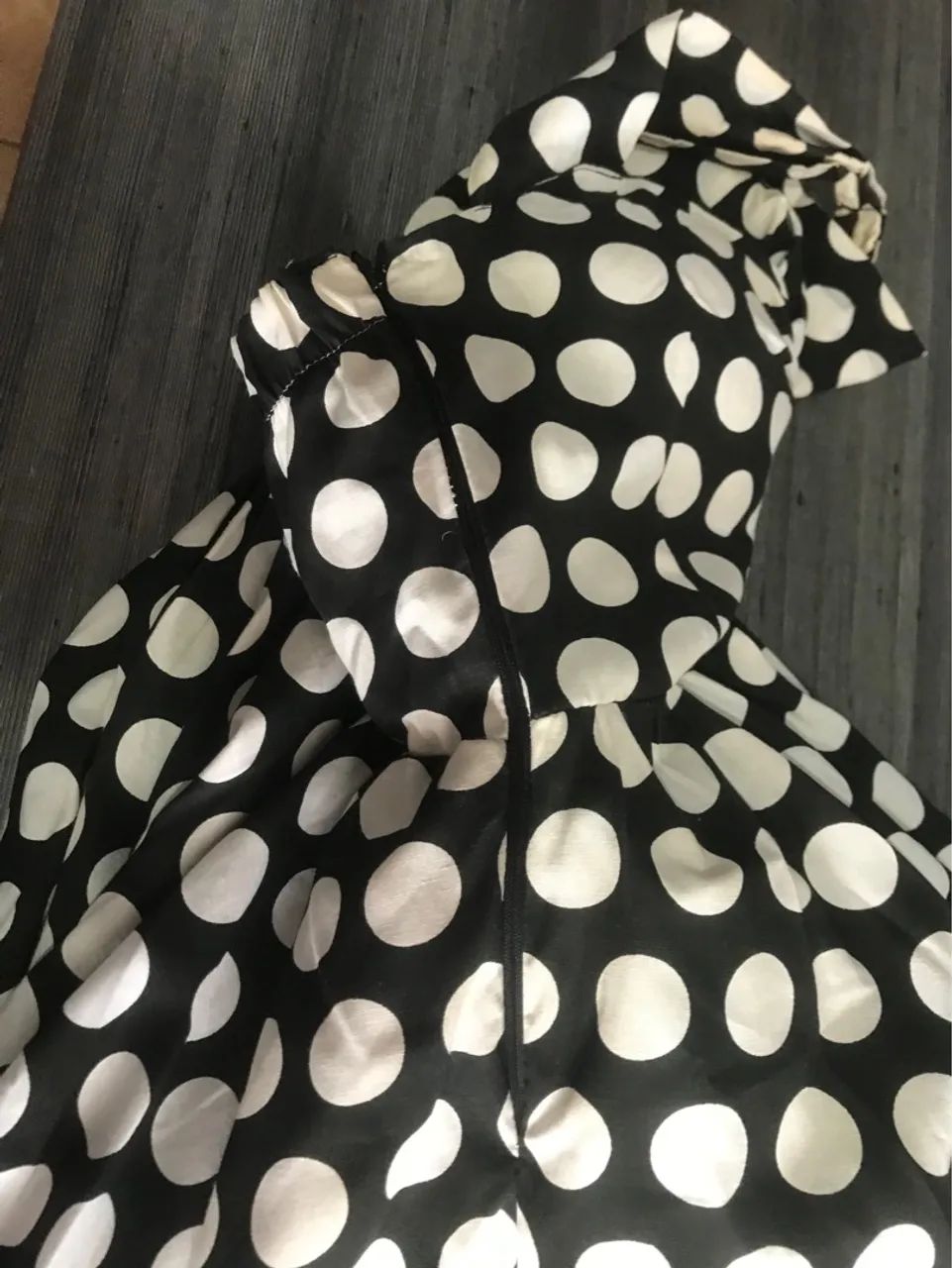 Vestido /fantasia anos 60 tamanho P serve até M pequeno  - Foto 4