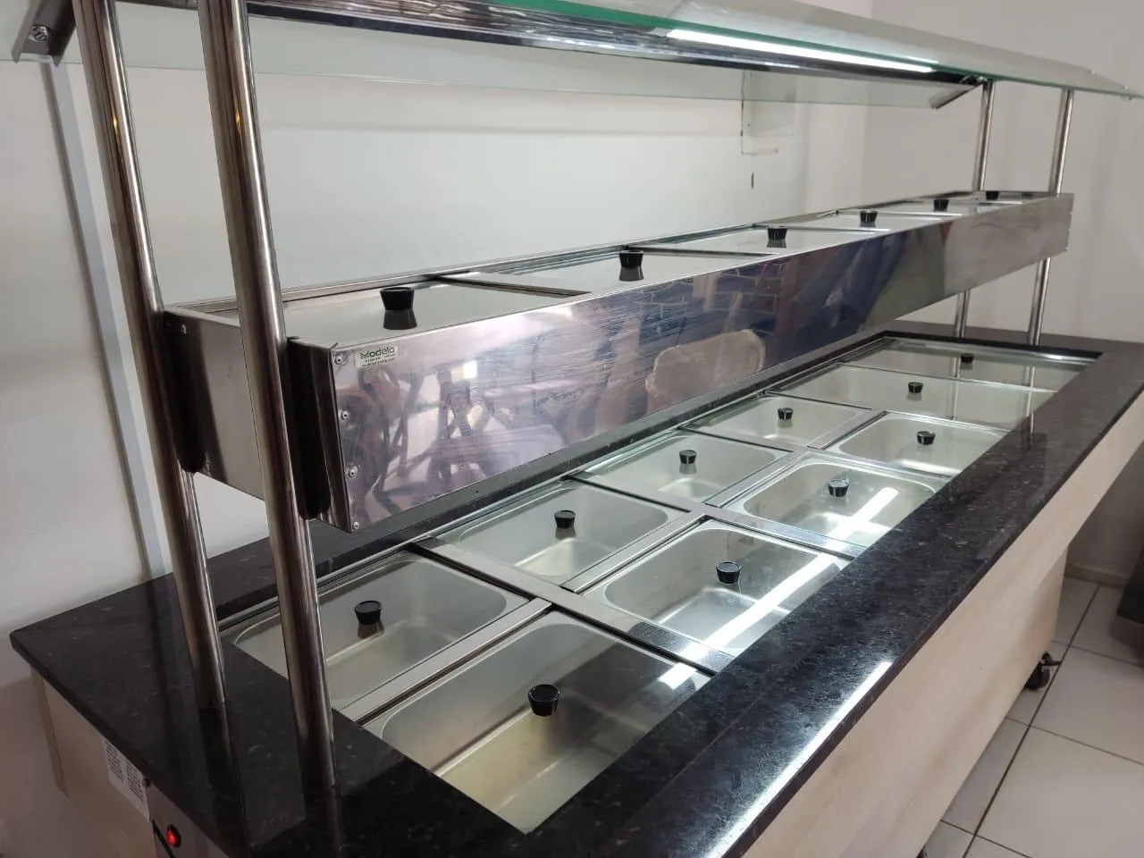 Vitrine Refrigerada para Restaurante - Self Service
