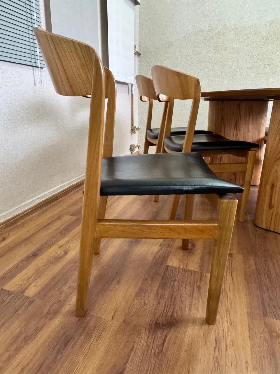 Mesa Orgânica com 6 cadeiras - Foto 2