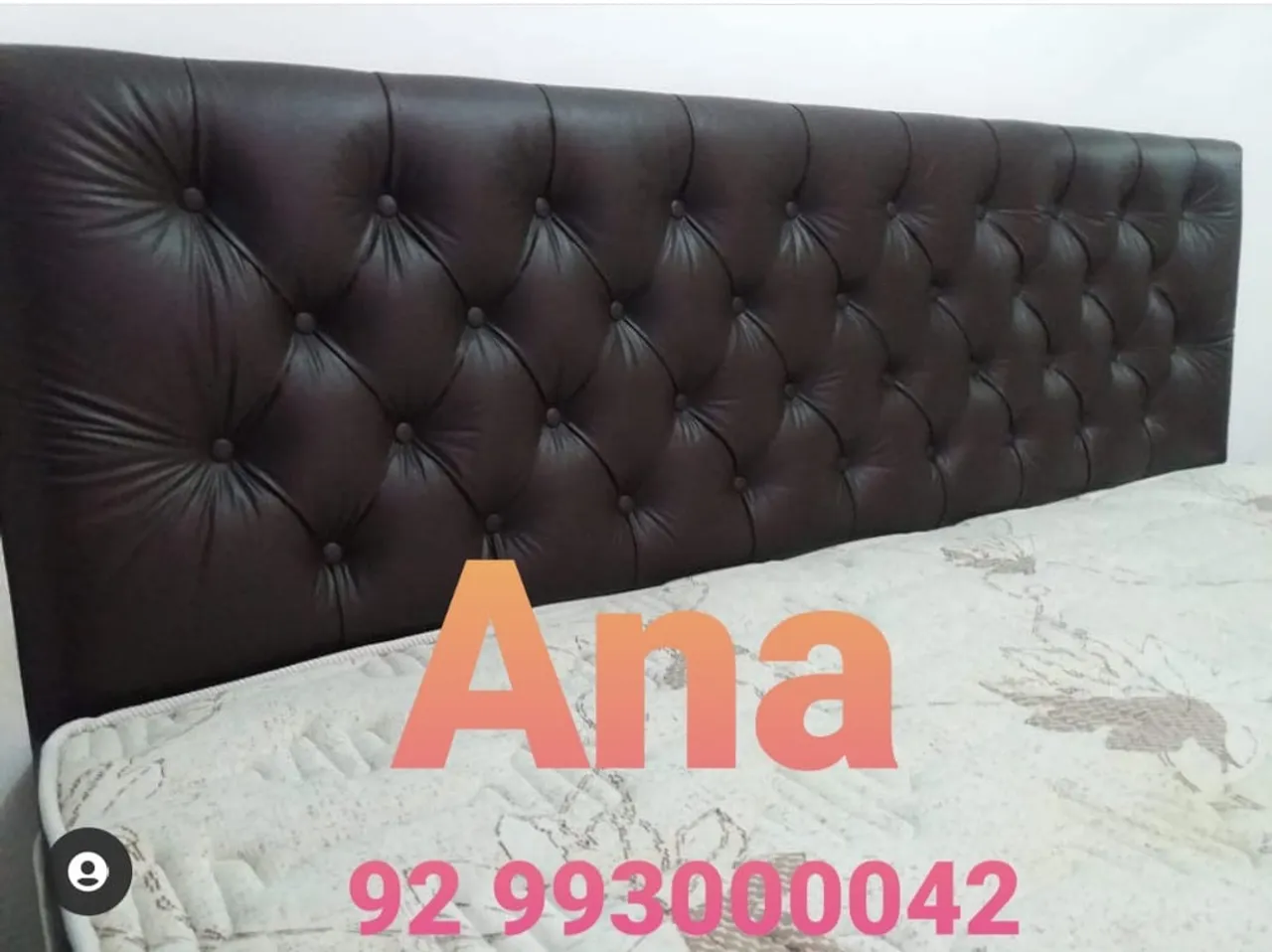 Cabeceira de Cama Estofada com Design Clássico