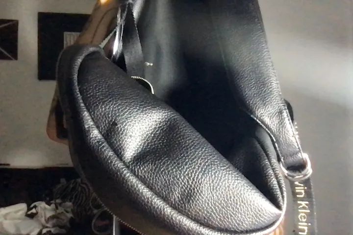 Mochila "Calvin Klein Jeans" CK Preta Importada de NY - Foto 4