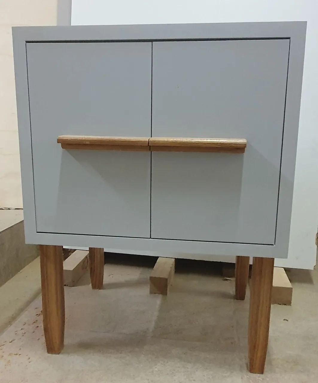 Aparador em madeira MDF