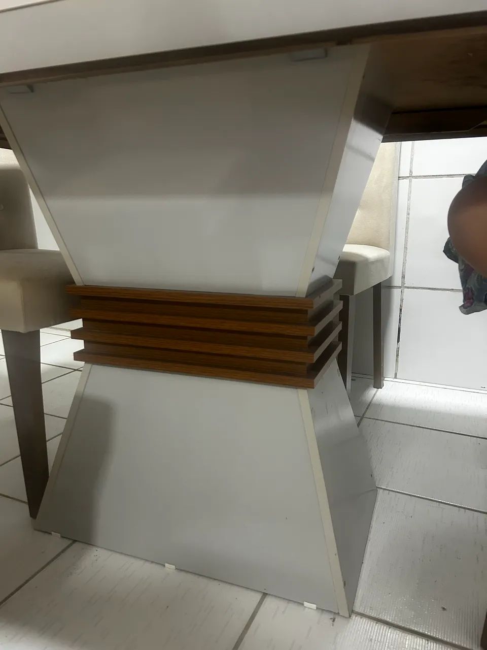 Mesa com 4 cadeiras 64840825884801123