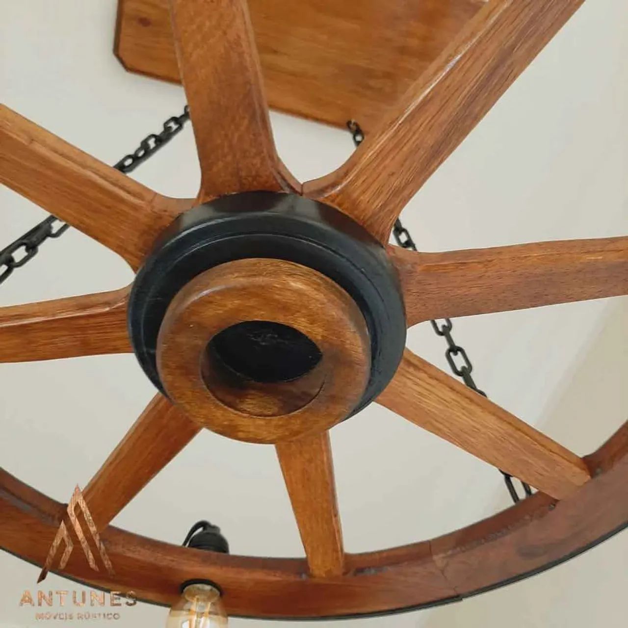 Lustre Retrô Roda De Carroça Rústico 60cm Diâmetro P/4 (Lâmpadas Luminária Rústica) - Foto 3