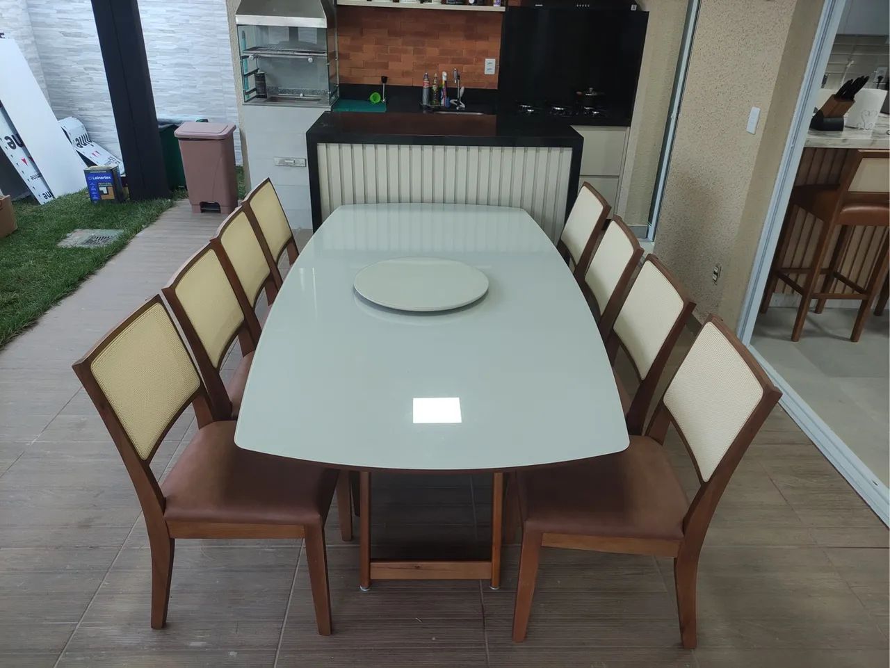 Mesa de Jantar Elegante com 8 Cadeiras de madeira  - Foto 3