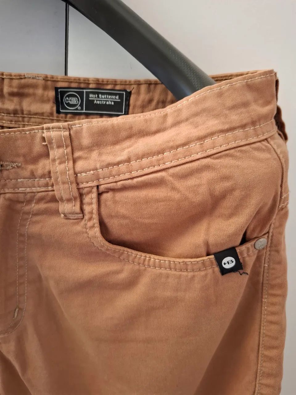 Bermuda Masculina Hot Buttered - Bege - Foto 4
