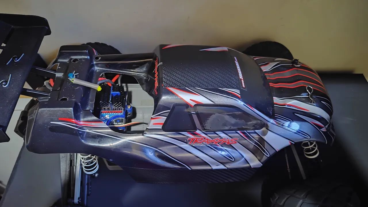 Traxxas Rustler elétrica completa (Excelente estado) - Foto 2