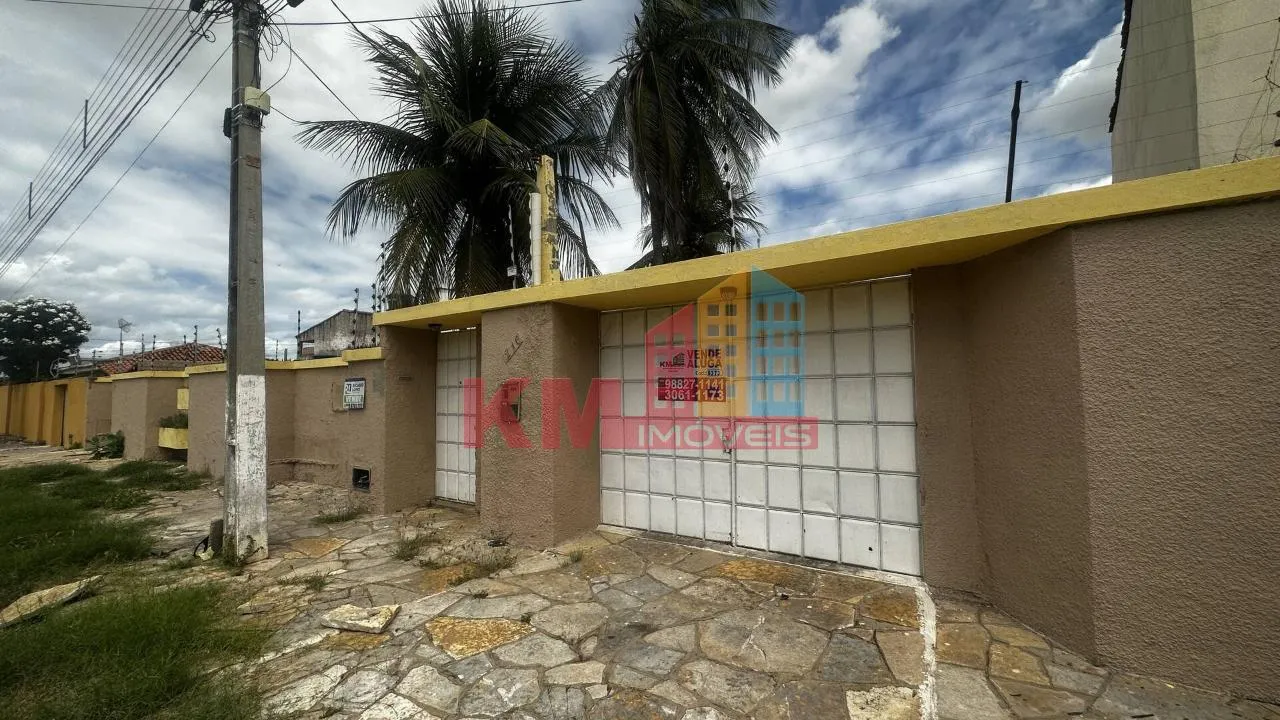 VENDA ou LOCAÇÃO! Ampla casa no bairro de Nova Betânia em Mossoró-RN!