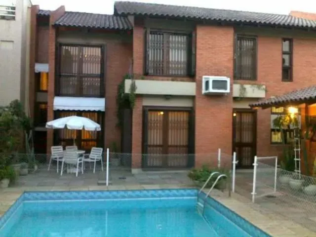 CASA DE 3D IMPECÁVEL, PRÓXIMO À FILADÉLFIA, ÓTIMA PARA MORAR, ÓTIMA PARA COMÉRCIO. - 350m²