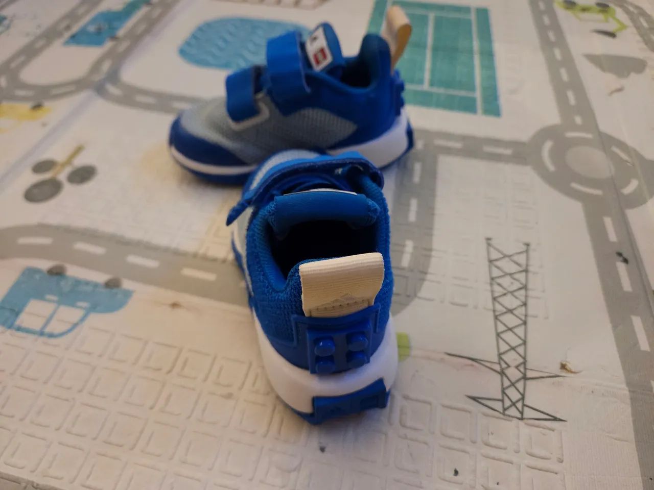 Tênis Adidas Lego Tam. 20 pouquíssimo uso