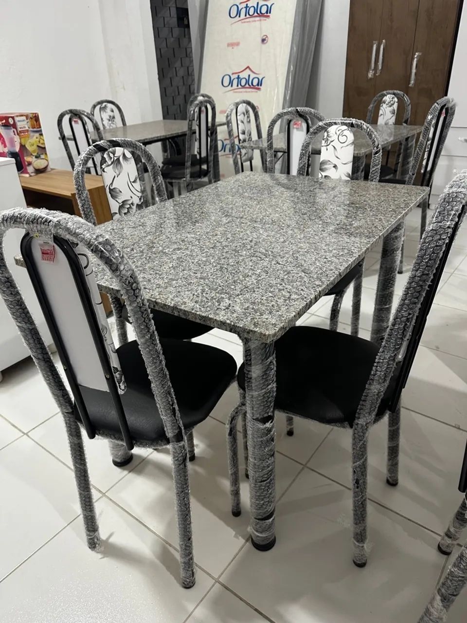 Mesa de jantar 1.10x80 nova e lacradas disponíveis 
