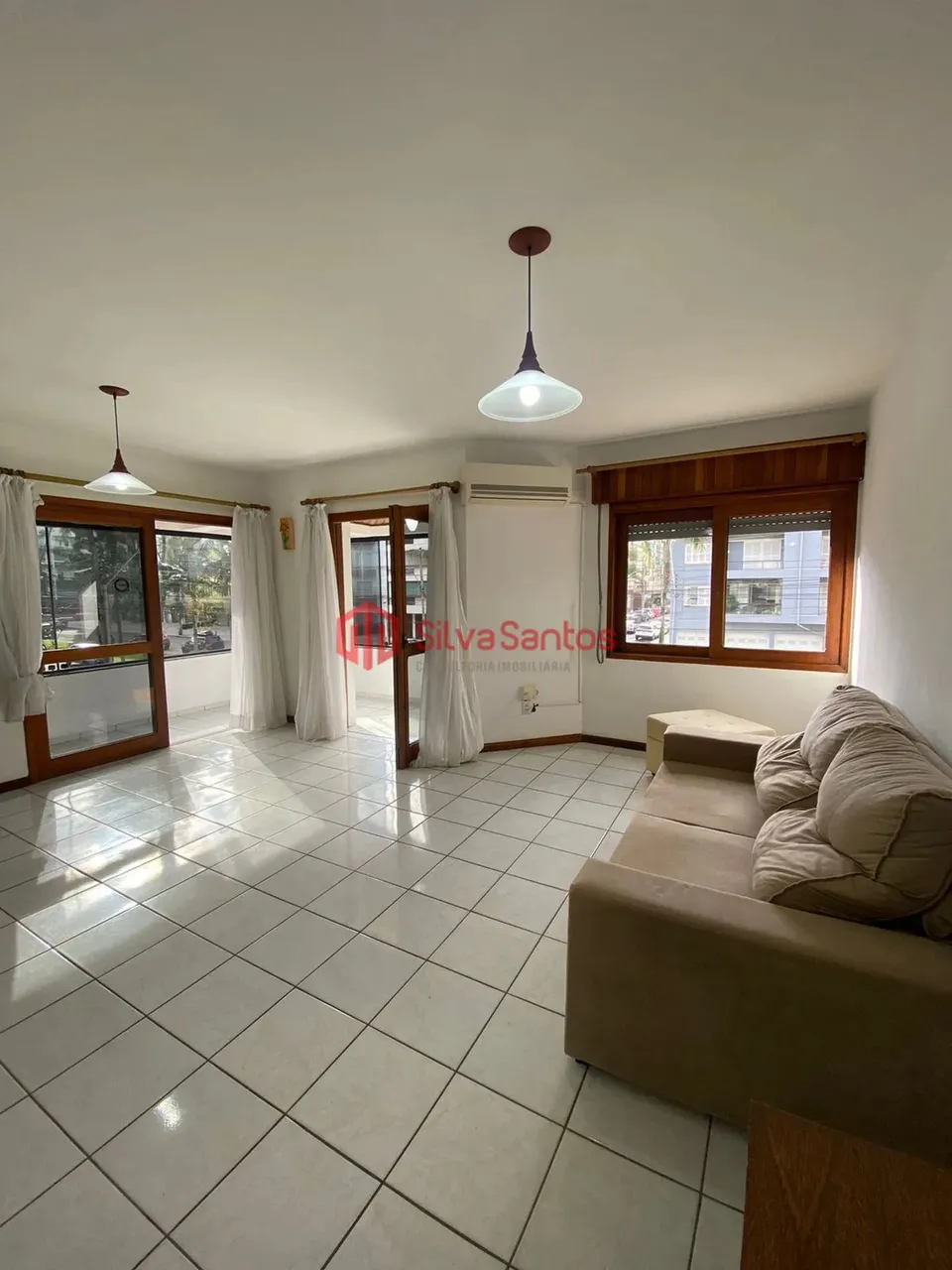 Apartamento de 3 Dormitórios Disponível Para Locação Anual no Centro de Capão da Canoa, Ri