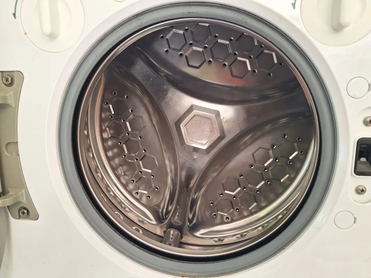 Lava roupa 3kg ELECTROLUX LFE03 - Foto 2