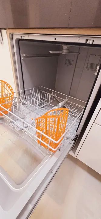 Lava Louça Brastemp 8 Serviços Ative BLF08AS Prata. Muito boa! Usada. - Foto 3