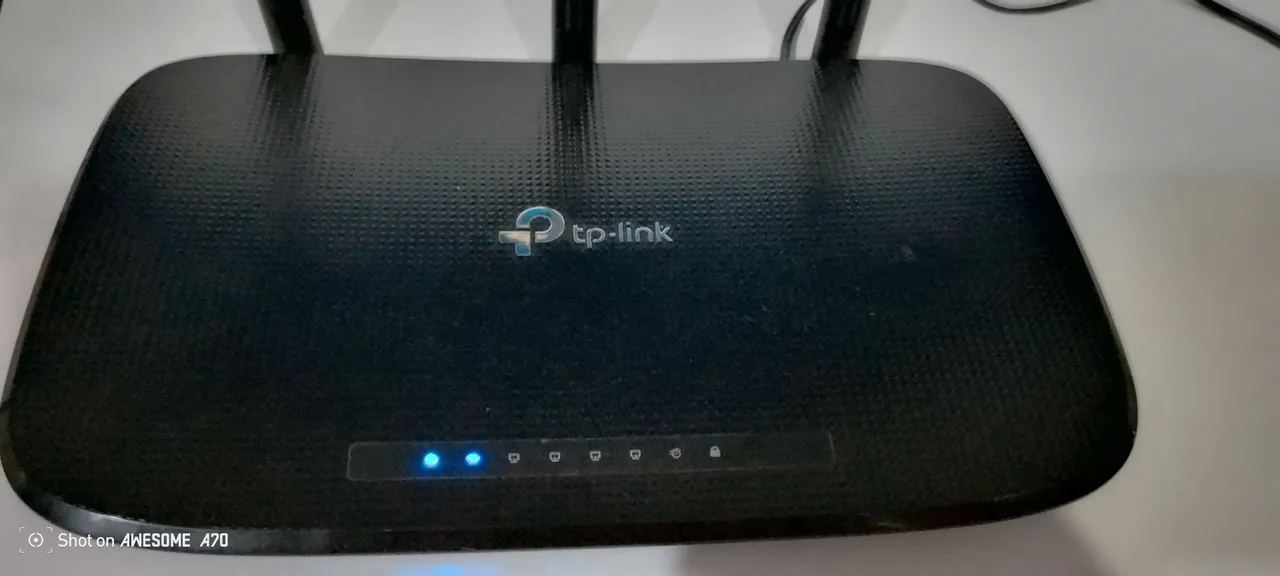 Roteador TP-Link Wi-Fi. Modelo TL- WR949N. + 15 MTS. CABO REDE COM CONECTOR.