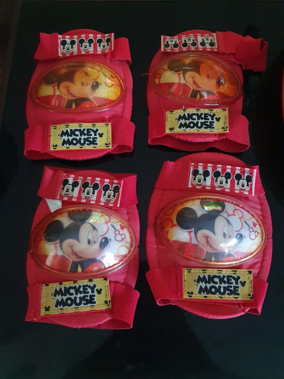 Skate infantil do Mickey com capacete e itens de seguranca - Foto 4