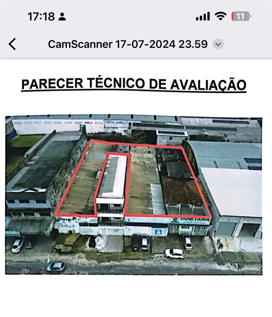 2 galpões e um prédio comercial.