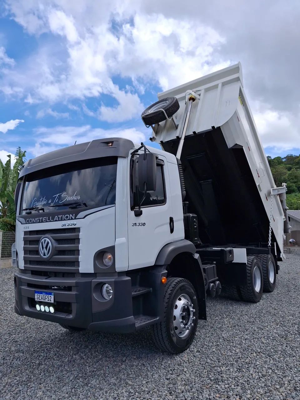 Caçamba Basculante 6x4 Constelattion 31.330