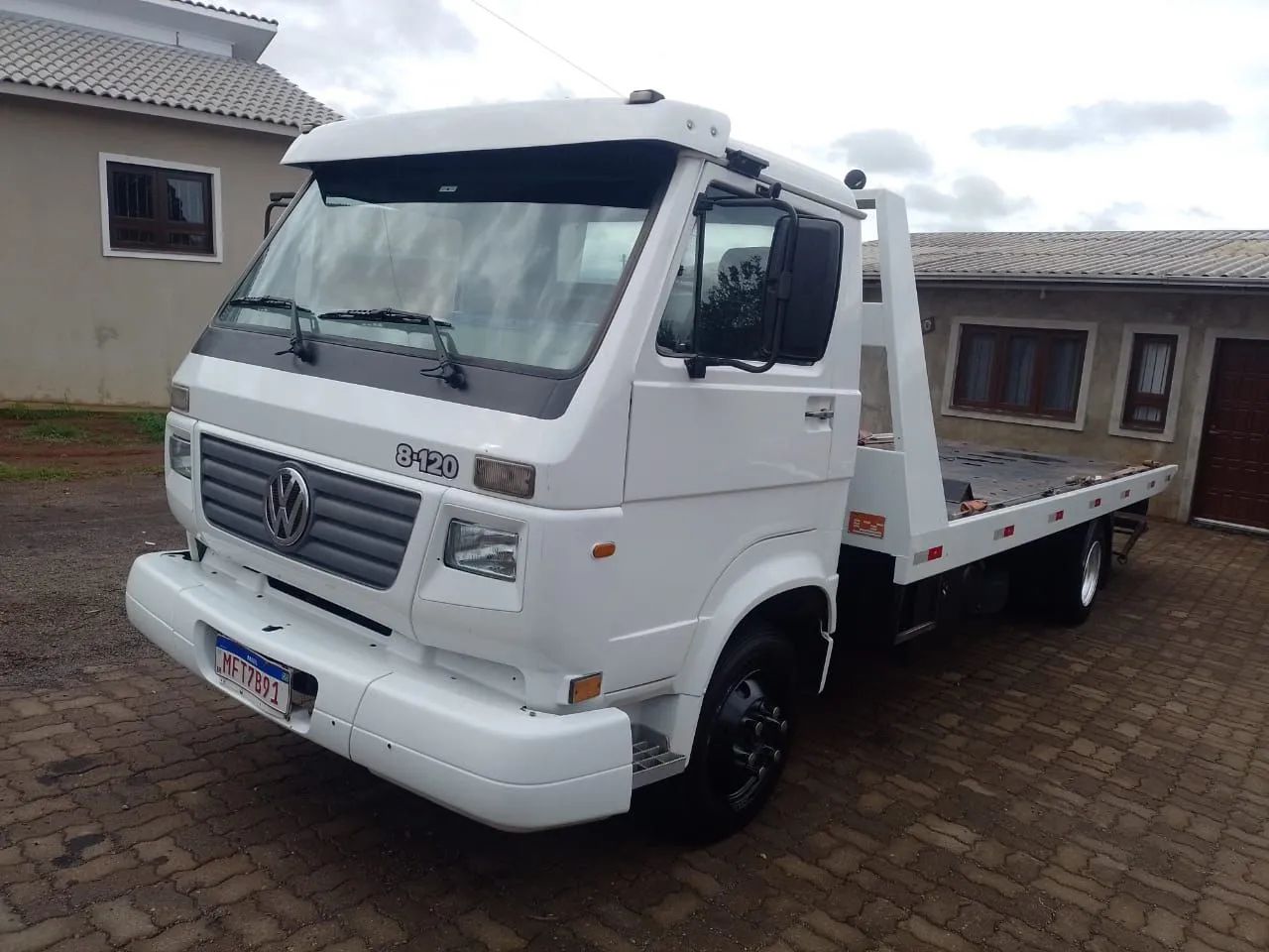 Caminhão guincho plataforma  - Foto 2