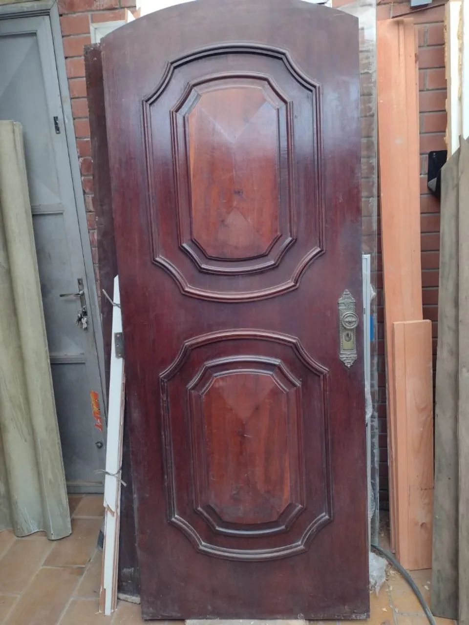 Porta de Madeira Clássica
