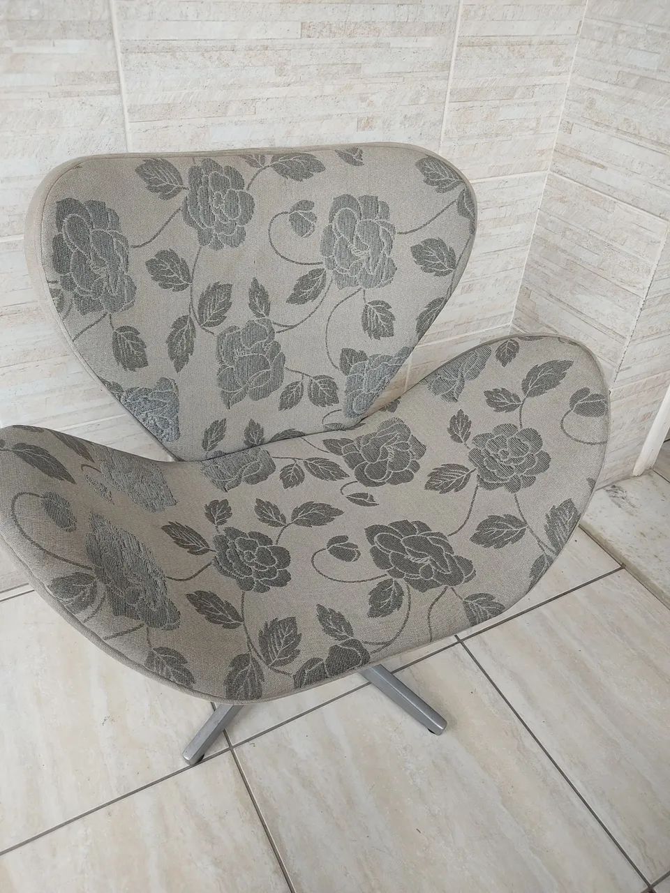 Poltrona Giratória Floral - Foto 2