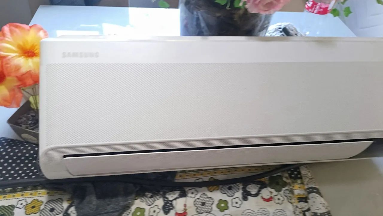 Ar Condicionado Split WindFree Samsung 12 mil btus novo praticamente 2400 instalado  - Foto 3