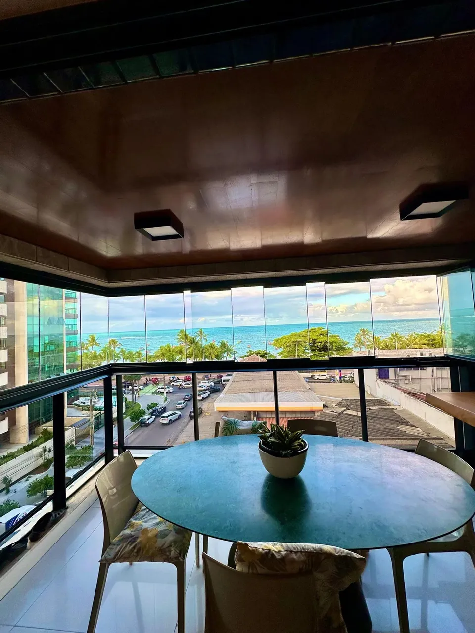 Alto Luxo com 192m2, 4 Suites e Uma vista mar de tirar o folego