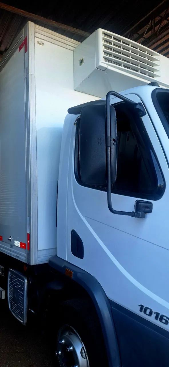 Mercedes Benz Acello 1016 baú refrigerado Thermo king