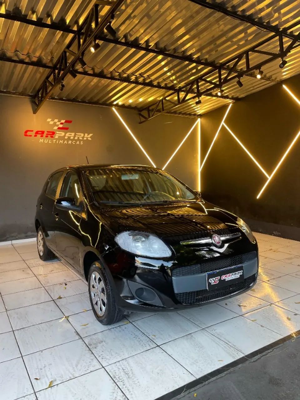 Fiat Pálio Atractive 2016 1.0