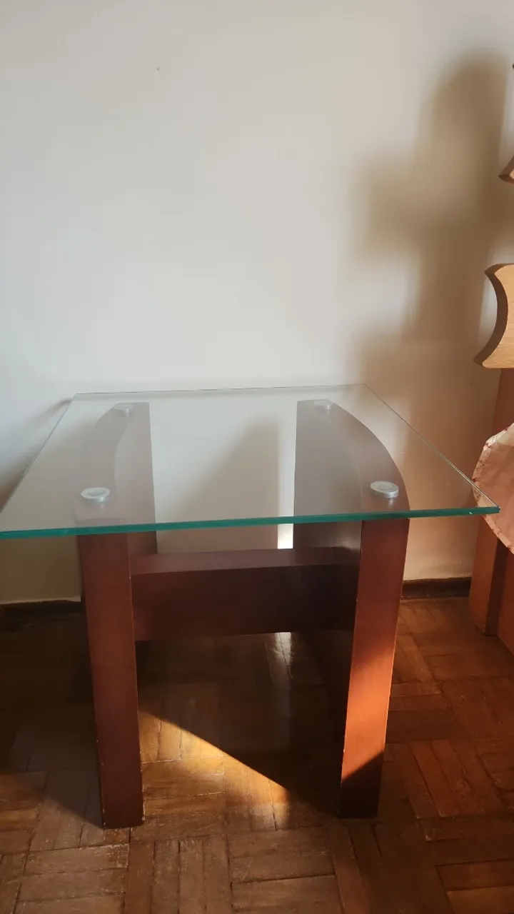 Mesinha de canto madeira e vidro