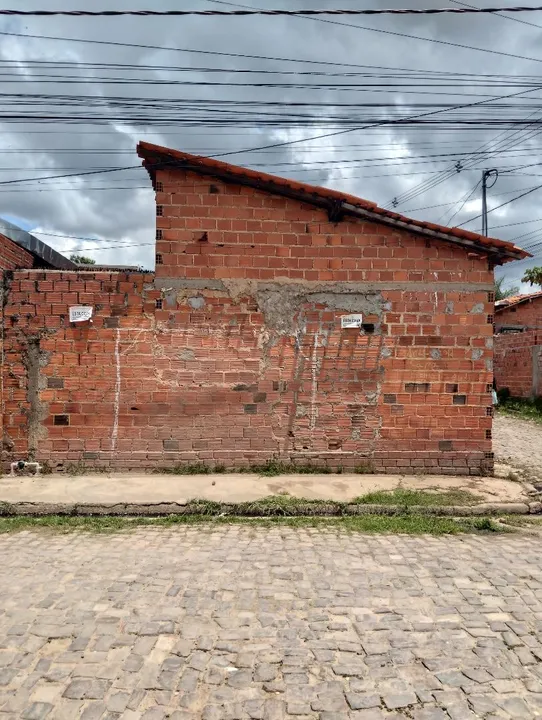 Vendo casa de esquina valor negociável