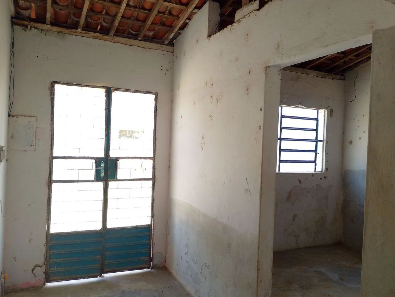 Vendo casa com área para construir! - Foto 2