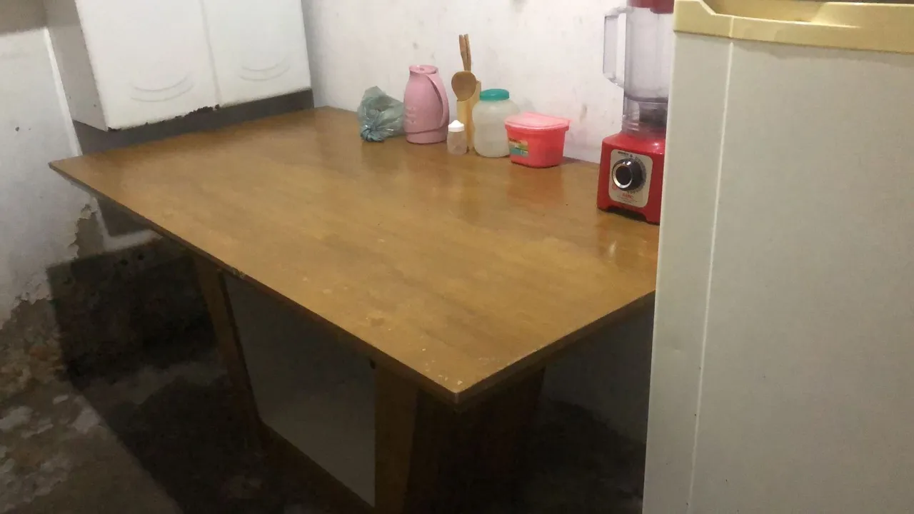 Mesa de madeira para cozinha