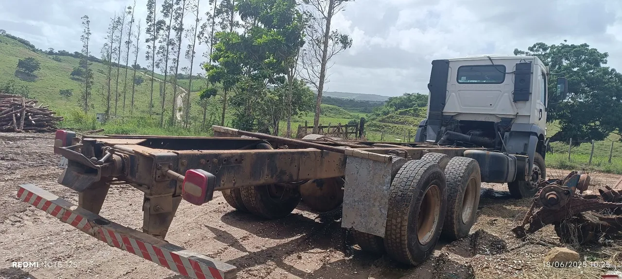 Caminhão Volkswagen 31 320 traçado