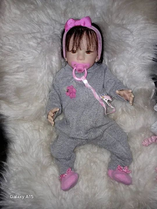 Bebê Reborn corpinho de silicone  - Foto 3