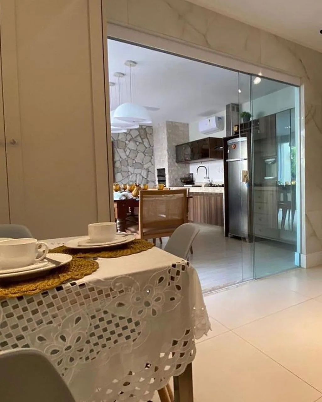 Vendo excelente casa em condomínio fechado na QUINTAS DO CALHAU - Projetada e Mobiliada