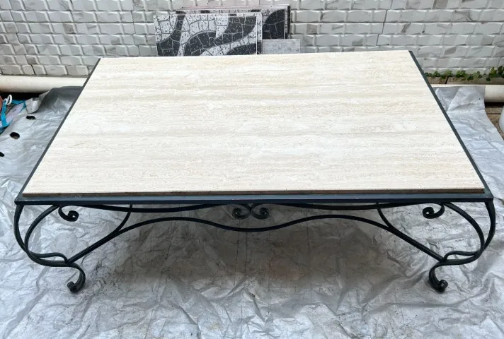 Mesa centro em ferro e mármore 110x70x40cm
