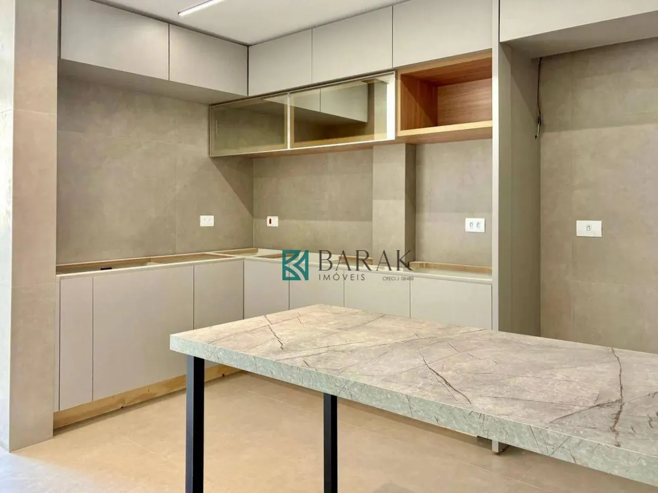 Apartamento com 3 dormitórios para alugar, 104 m² por R$ 3.450,00/mês - Zona 04 - Maringá/