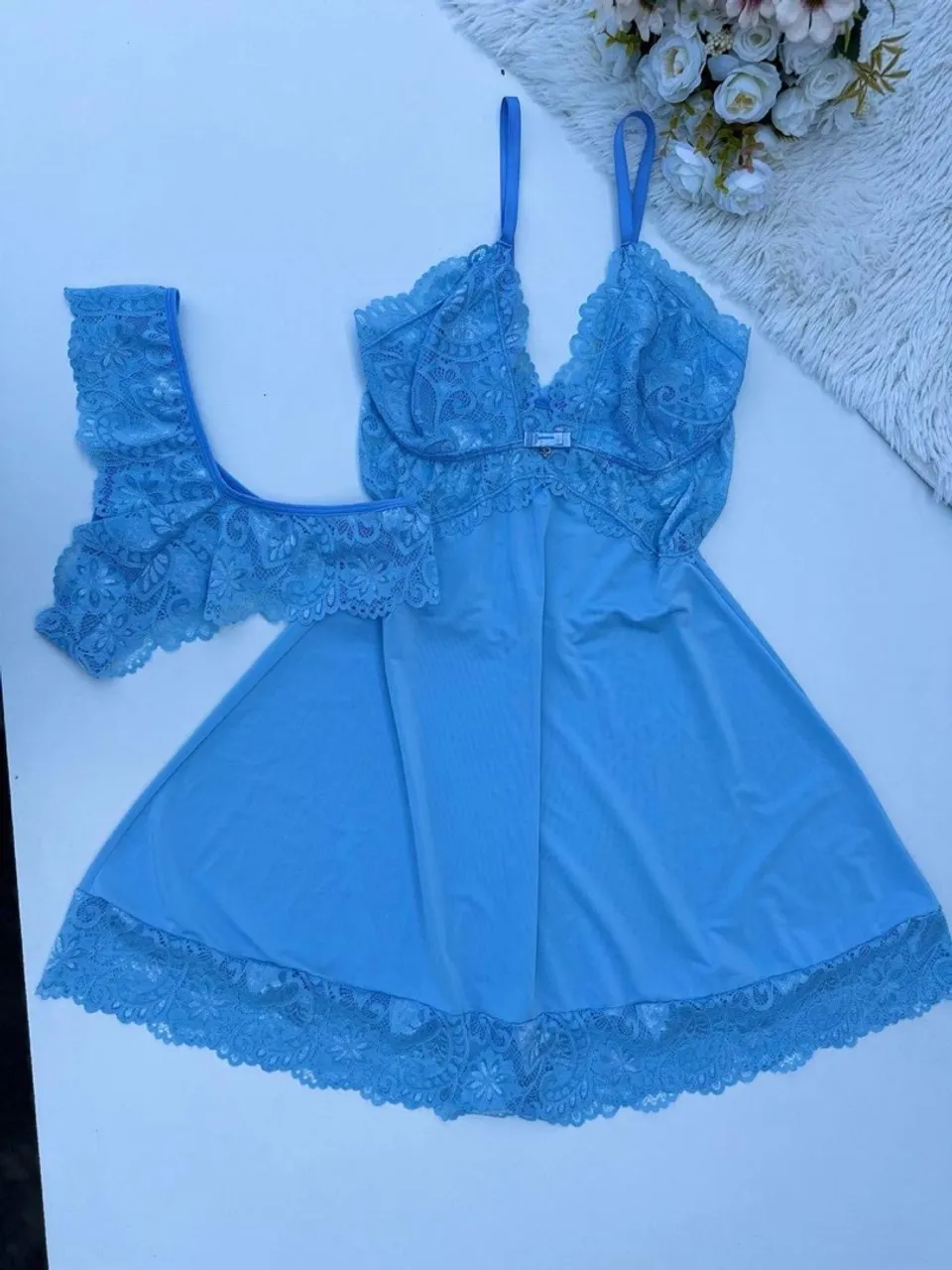 Camisola de renda azul - tamanho P