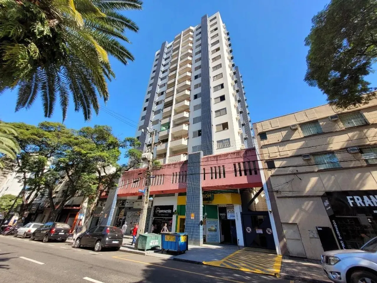 Apartamento com 118.88 m² e 3 Quartos à Venda na Zona 01 - Maringá