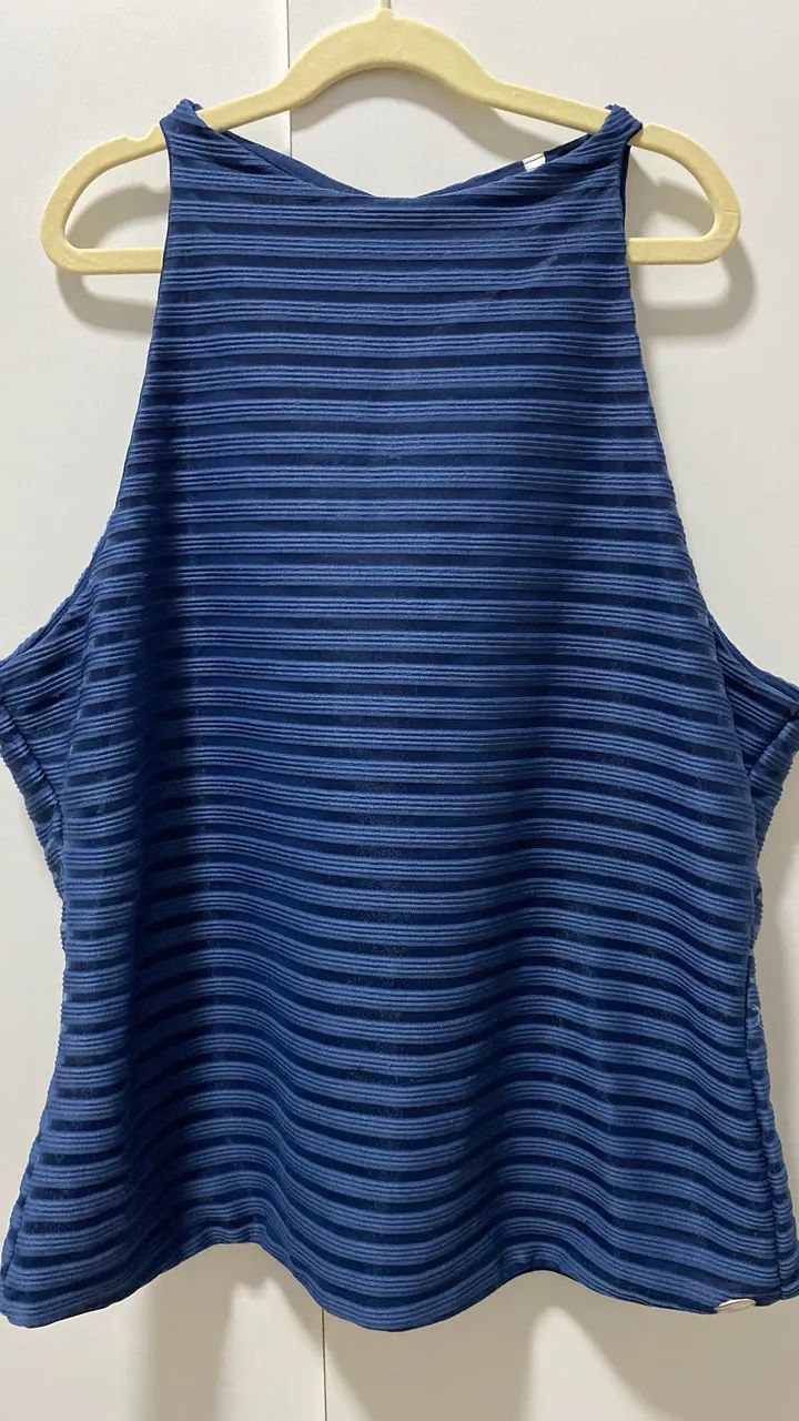 Blusa azul listrada feminina 