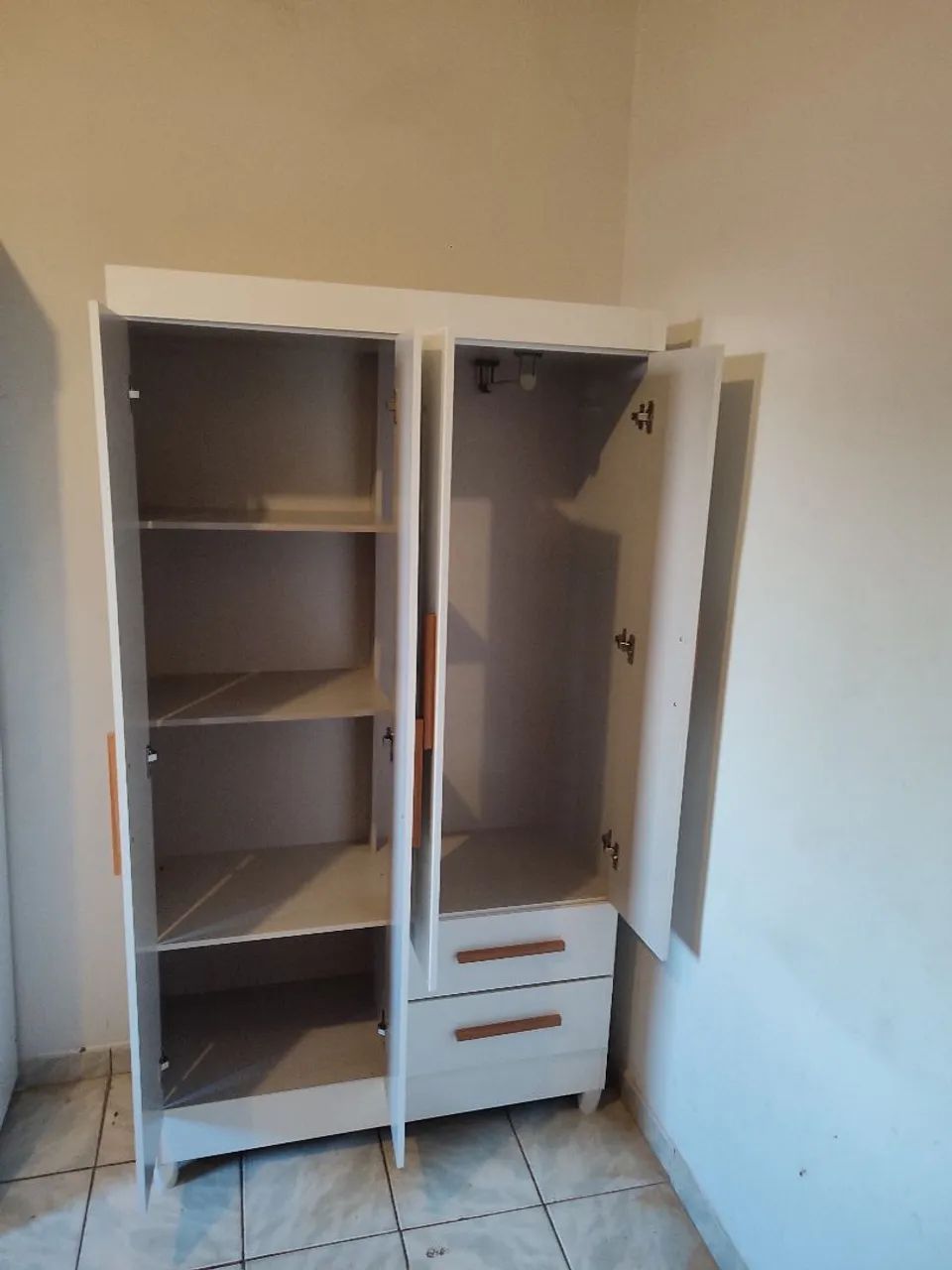 Guarda-Roupa Moderno 4 Portas com Gavetas - Foto 2