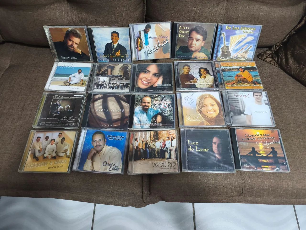54 CDs GOSPEL DE VÁRIOS CANTORES, QUARTETO E GRUPOS  - Foto 3