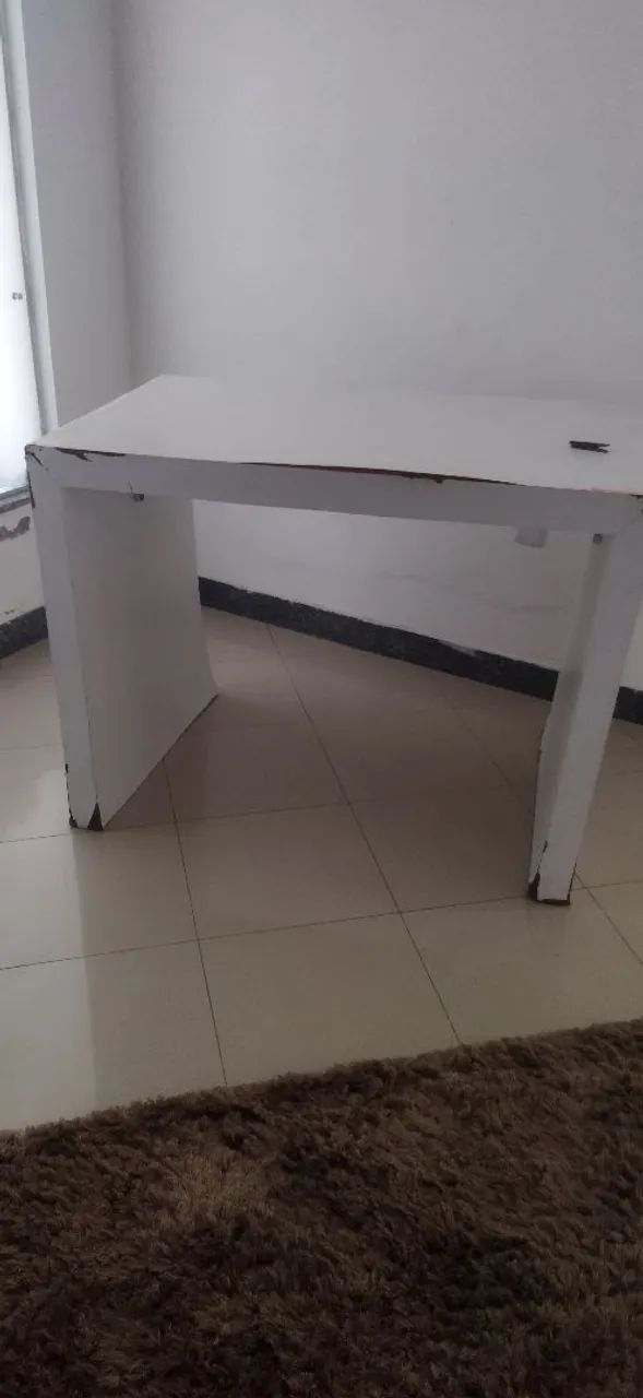 Mesa para exposição/ atendimento de loja 